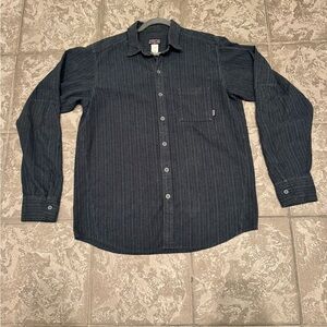 Patagonia Men M Navy Blue & Dark Grey Pinstripe Long Sleeve Button Up Shirt MINT